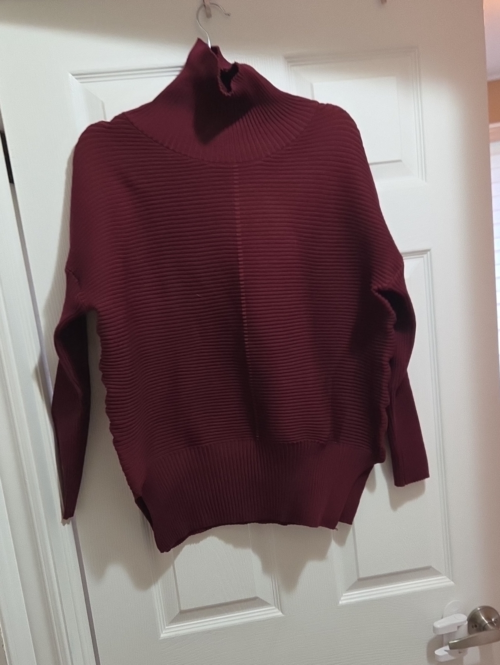 Women's Ribbed Turtleneck Sweater - Burgundy